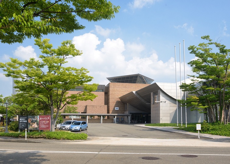 新潟県立近代美術館